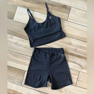 Gymshark Set – Size M (Crop top & Shorts)
